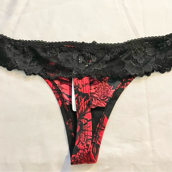 Sz S La Vie en rose Thong 85% Nylon NWT - Picture 2 of 5